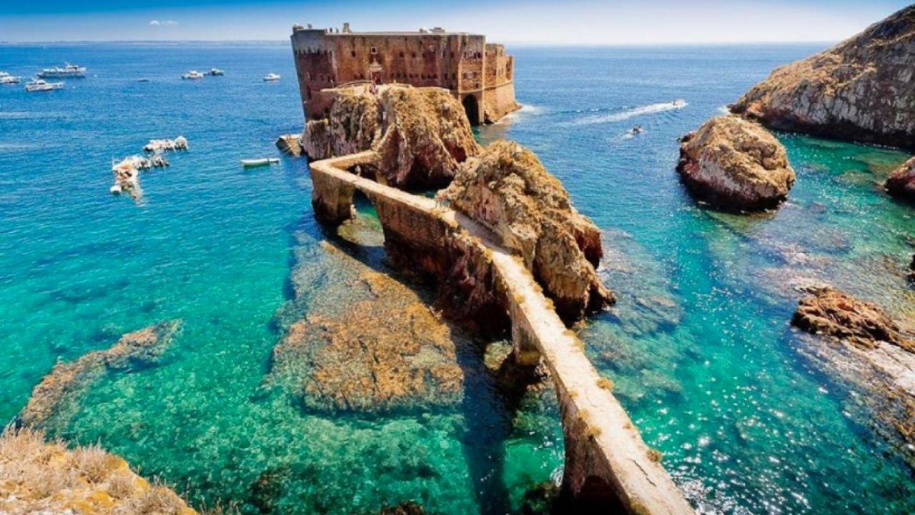 Supertubos House Peniche Bed & Breakfast Atouguia Da Baleia Bagian luar foto