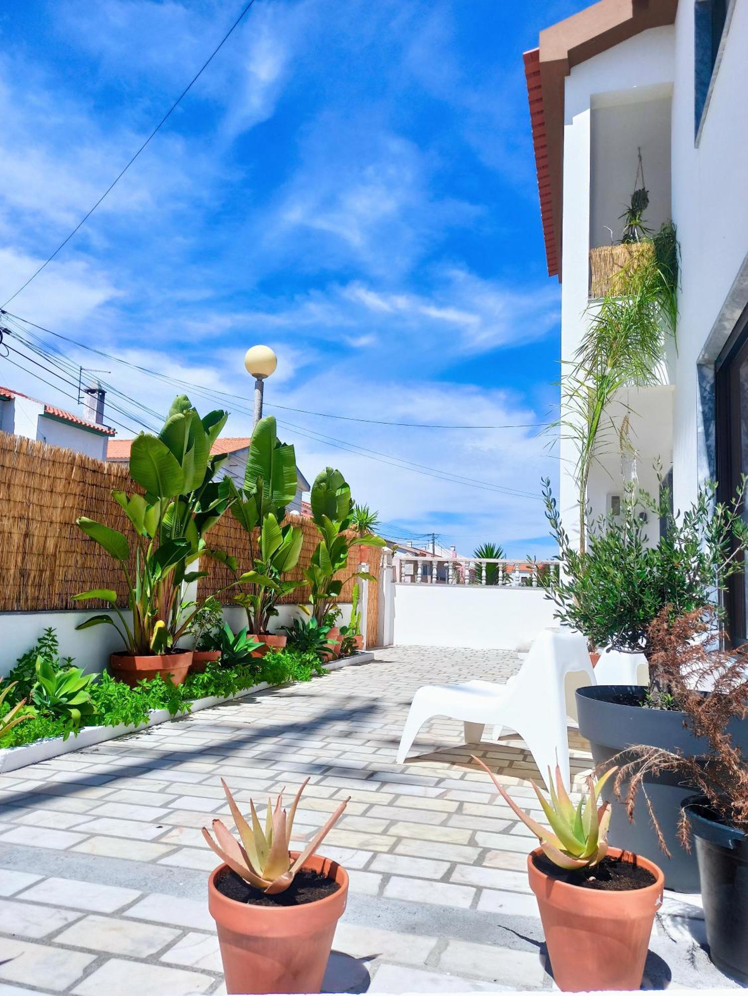 Supertubos House Peniche Bed & Breakfast Atouguia Da Baleia Bagian luar foto
